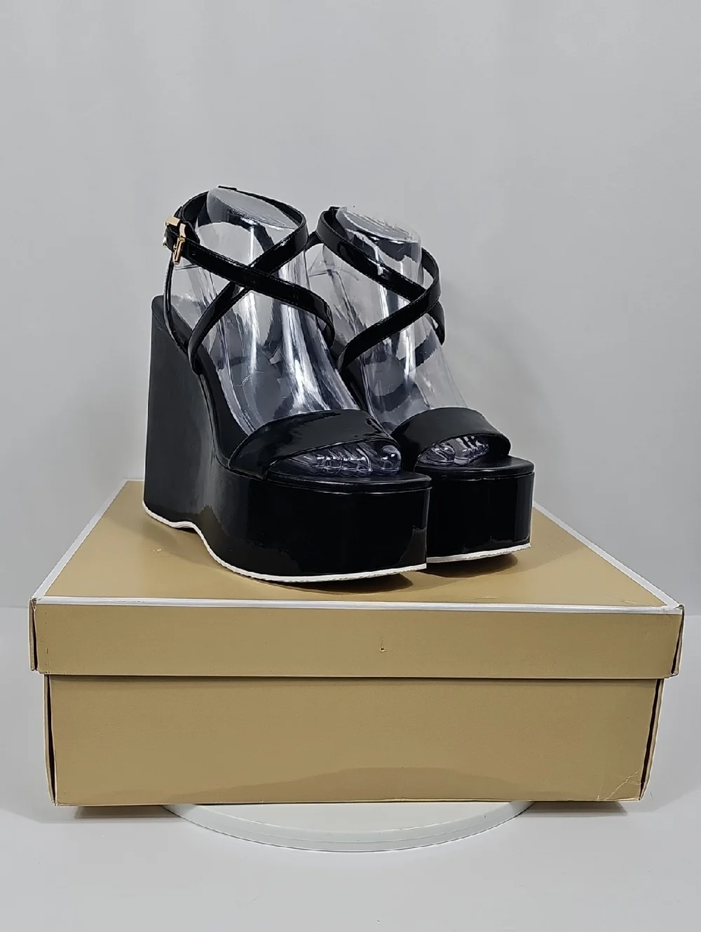NIB Michael Michael Kors Paolo Faux Patent Leather Platform Wedge Heel Black 10